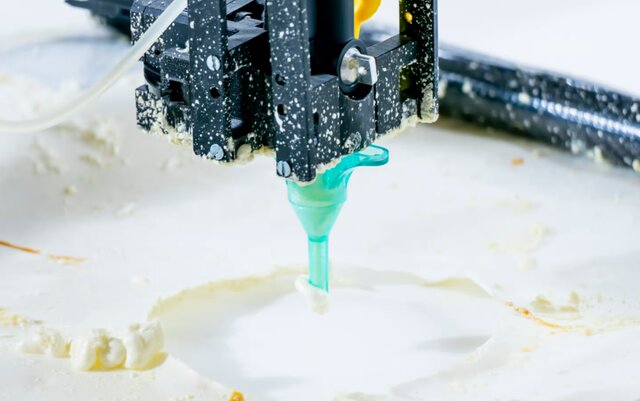 پهپادهایی که با الهام از زنبورعسل سازه ۳ بُعدی میسازند