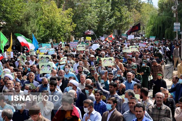 راهپیمایی مردم یاسوج در محکومیت حرکات هنجارشکنانه اخیر برگزار شد