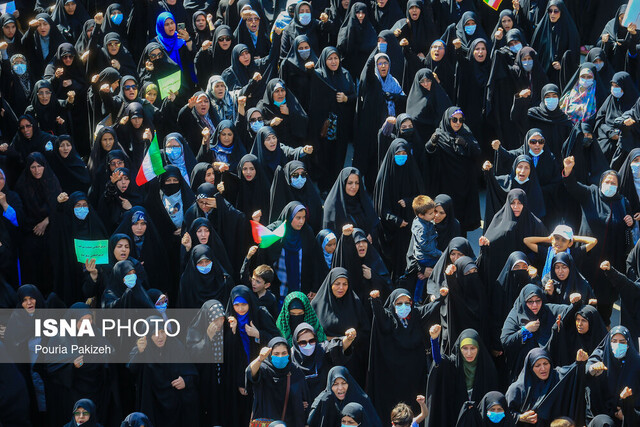راهپیمایی مردم مازندران در محکومیت اهانت به مقدسات برگزار شد