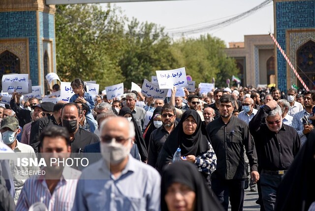 راهپیمایی نمازگزاران شیرازی در محکومیت اغتشاشات و حمایت از پلیس