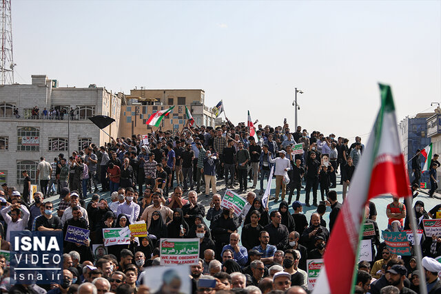 ویدئو / راهپیمایی نمازگزاران بعد از نماز جمعه تهران و قم ویدئو / راهپیمایی نمازگزاران بعد از نماز جمعه تهران و قم