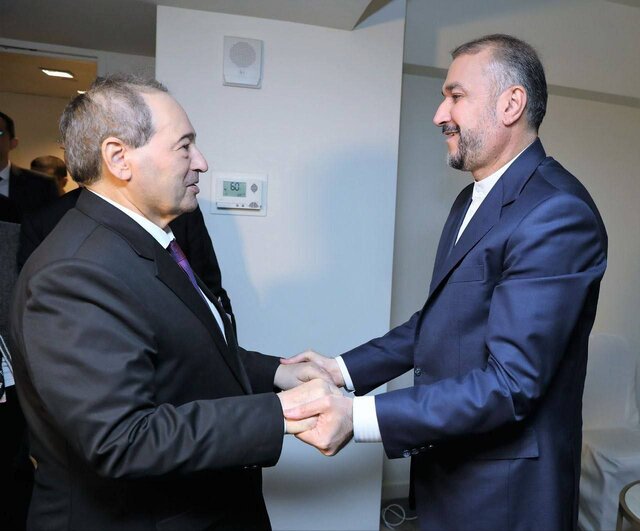 تبادل پیامها بین آمریکا و ایران از طریق برخی وزرای خارجه و هماهنگکننده اروپا درحال انجام است تبادل پیامها بین آمریکا و ایران از طریق برخی وزرای خارجه و هماهنگکننده اروپا درحال انجام است