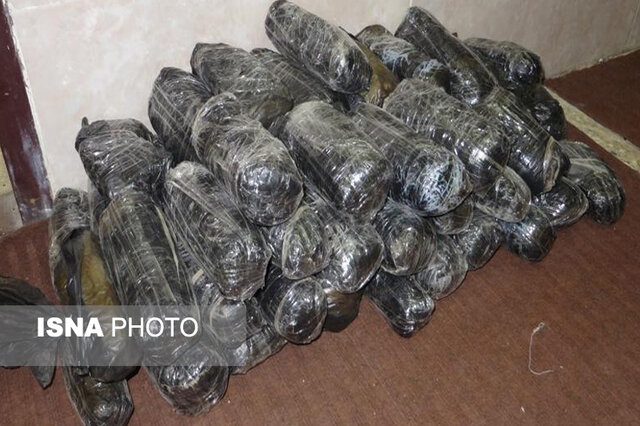 عکس تزئینی است کشف محموله تریاک از کامیون میوه در میدان ترهبار