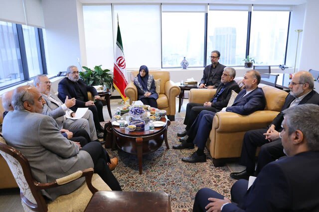 راهاندازی بخش صدور کارت ملی ایرانیان مقیم آمریکا در واشنگتن راهاندازی بخش صدور کارت ملی ایرانیان مقیم آمریکا در واشنگتن