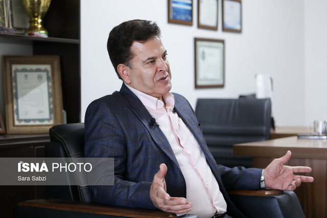 یک جادوگر گفت مرا با ۱۰۰ میلیون رئیس فدراسیون میکند/ ثابت کردم علیآبادی آسفالتکار است!