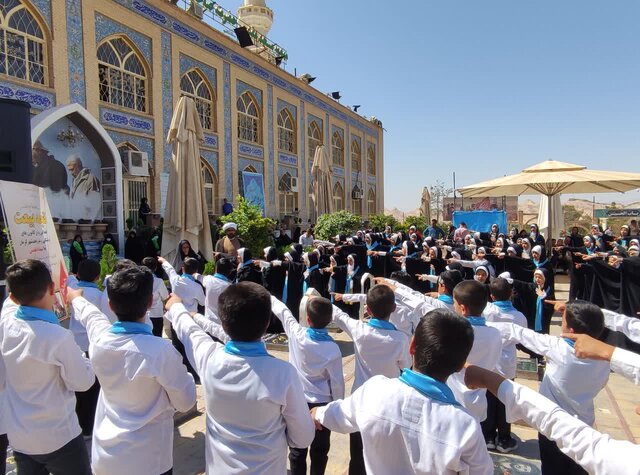 فعالان و نوجوانان کانون های مساجد کرمان با شهداء تجدید پیمان کردند