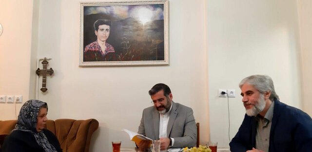 دیدار وزیر ارشاد با خانواده شهدای مسیحی دفاع مقدس دیدار وزیر ارشاد با خانواده شهدای مسیحی دفاع مقدس