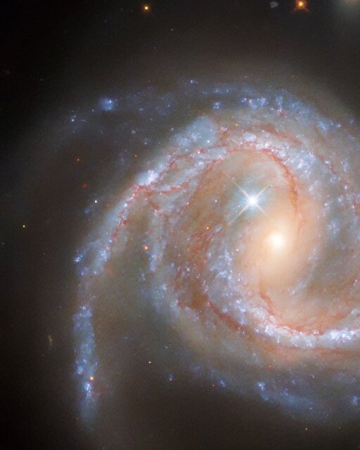 درخشش یک ستاره در کنار کهکشانی مارپیچی