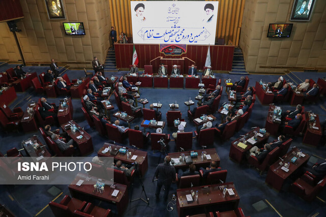 تاکید بر تسریع بازنگری سیاستهای کلی اقتصادی در مجمع تشخیص تاکید بر تسریع بازنگری سیاستهای کلی اقتصادی در مجمع تشخیص