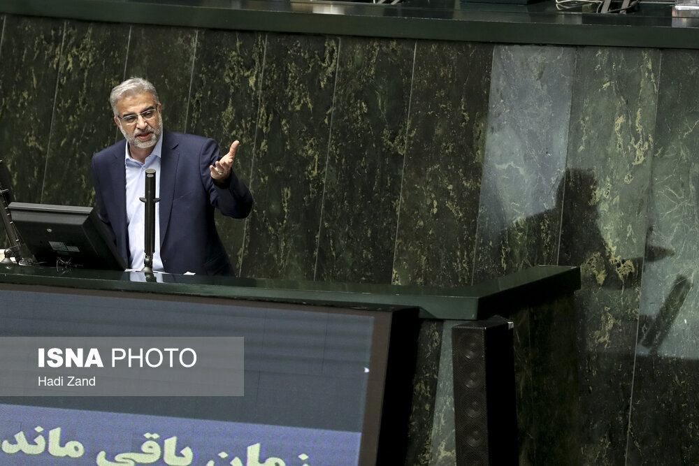 پس از سه نوبت بازشماری؛ زاهدی وفا یک رای کم آورد و نتوانست از مجلس رأی اعتماد بگیرد