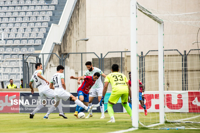 زنگ خطر برای ورزشگاه شهید وطنی به صدا درآمد!