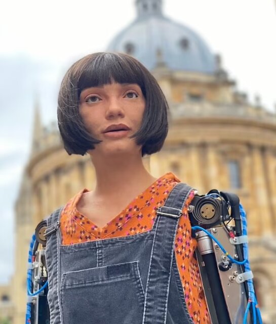 سخنرانی یک ربات در مجلس اعیان بریتانیا !