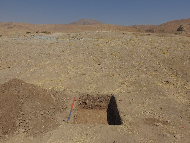 تپه باستانی در لرستان را دانشجویان کاوش کردند تپه باستانی در لرستان را دانشجویان کاوش کردند