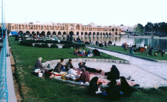 عکسهایی از زایندهروز ۱۳۶۰