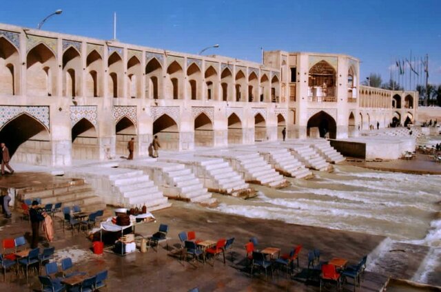 عکسهایی از زایندهروز ۱۳۶۰