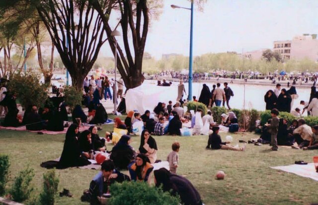 عکسهایی از زایندهروز ۱۳۶۰