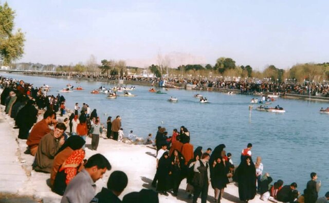 عکسهایی از زایندهروز ۱۳۶۰