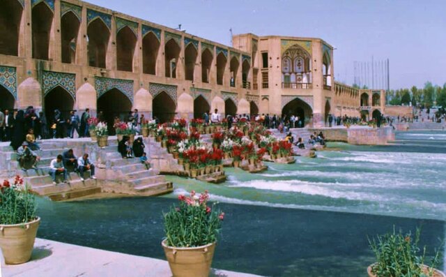 عکسهایی از زایندهروز ۱۳۶۰