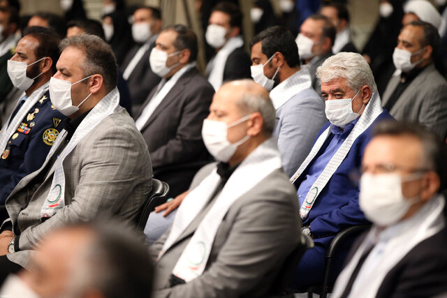 کاش می‌شد میکروفون را از صف اولی‌ها گرفت!