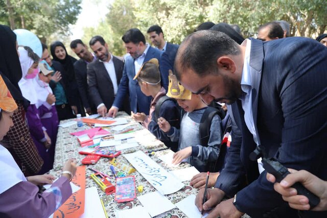 افتتاح مرکز تخصصی دست‌سازه‌های خلاق کانون پرورش فکری یزد 