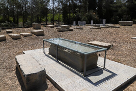 مقبره ژاکوب روسو، سر ساعت ساز شاه سلطان حسین صفوی و به عبارتی اولین رئیس صنف ساعت سازان ایران