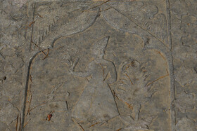 در قدیم رسم بوده است که شغل متوفی را روی سنگ قبرش حک کنند که این امر در مسلمانان نیز رواج داشته است.