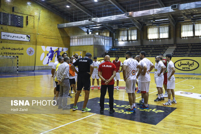 مربی تیم ملی هندبال مردان: ‌می‌توانیم از سد مونته نگرو و شیلی عبور کنیم