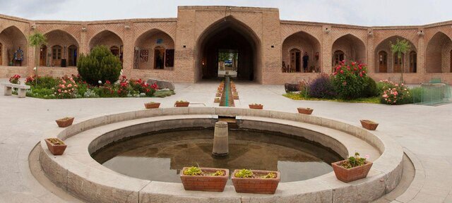 اینجا کاروانسرایی ۴۰۰ ساله را تبدیل به رستوران کردند! اینجا کاروانسرایی ۴۰۰ ساله را تبدیل به رستوران کردند!