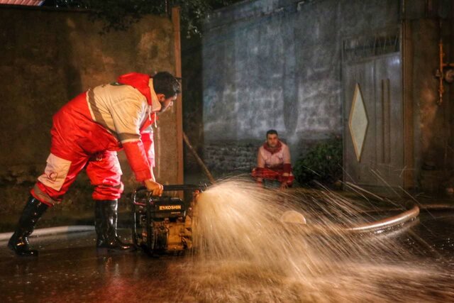 عکس آرشیوی است امدادرسانی به ۱۸۵ تن درپی سیل ۳ استان