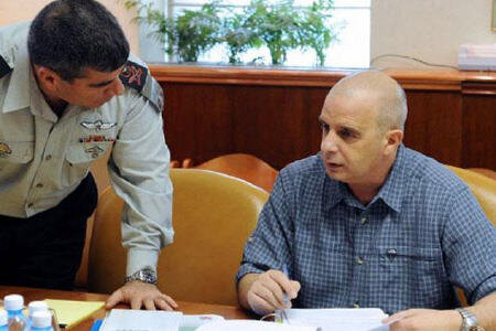 رئیس سابق شاباک: اسرائیل در لبه پرتگاه است رئیس سابق شاباک: اسرائیل در لبه پرتگاه است