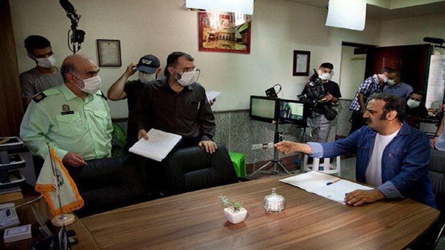 دهنمکی: فعلا ترجیح میدهم در تلویزیون حرفهایم را بزنم