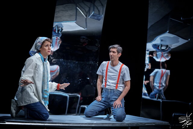 فرقمان با ۳۰ سال پیش این است که پیامک داریم!