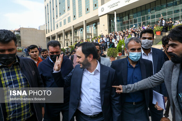 حاشیههای حضور بهادری جهرمی در دانشگاه خواجه نصیر حاشیههای حضور بهادری جهرمی در دانشگاه خواجه نصیر