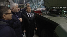 مدودف: برخلاف ادعای غرب، تولیدات تسلیحاتی در همه زمینه‌ها چند برابر می‌شود