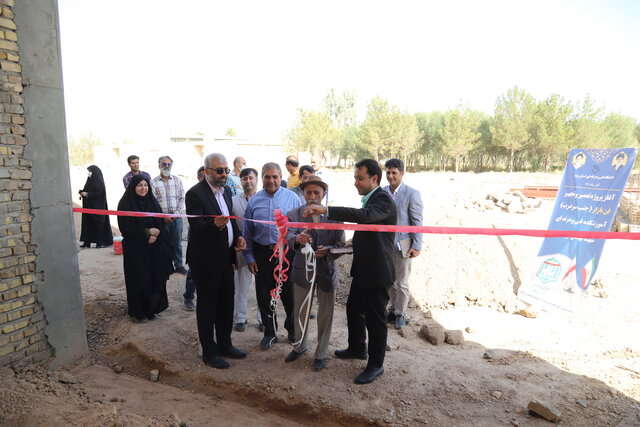 آغاز عملیات اجرایی ساخت ۱۰ فن بازار در آموزشکده شهید بهشتی اردکان 