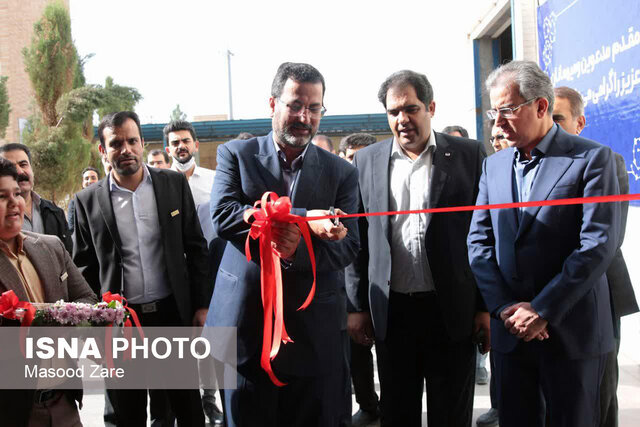 افتتاح یک واحدی تولیدی نخ پلی استر در یزد با حضور معاون وزیر صمت