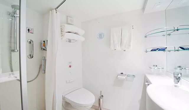 مقایسه دو هتل-کشتی عظیم جام جهانی در قطر