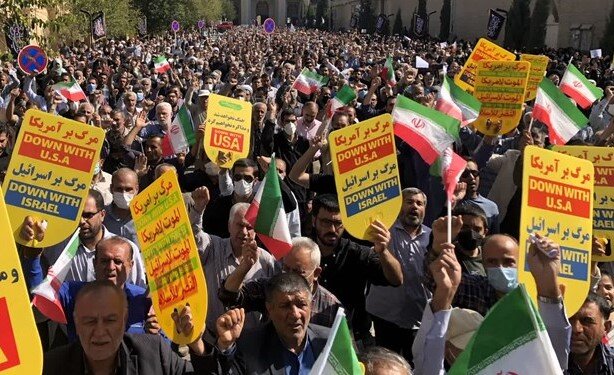 راهپیمایی مردمی بعد از نمازجمعه در سراسر کشور در اعتراض به حمله تروریستی در شاهچراغ