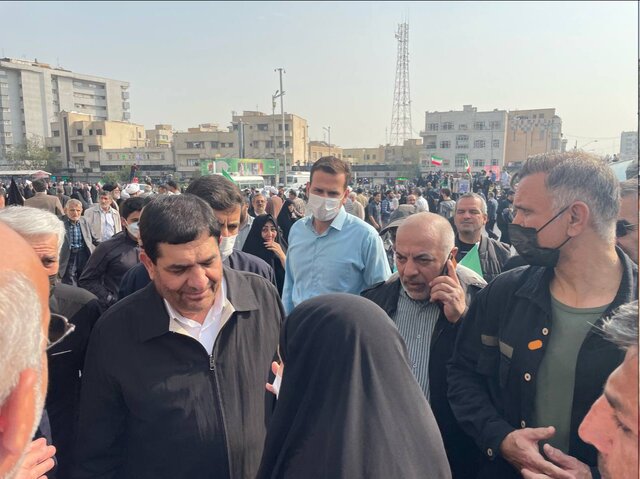 حضور معاون اول رییس جمهور در مراسم تشییع پیکر شهدا در تهران حضور معاون اول رییس جمهور در مراسم تشییع پیکر شهدا در تهران