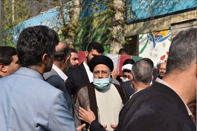 حضور رییس جمهور در مراسم تشییع پیکر شهیدان معصومی و کمندی حضور رییس جمهور در مراسم تشییع پیکر شهیدان معصومی و کمندی