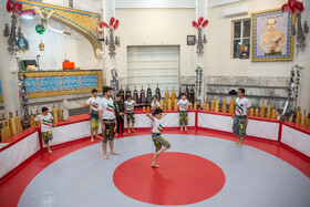 آموزش و نرمش ورزشکاران نوجوان در گود زورخانه