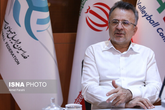 داورزنی: ۵ سال است که می گویند بازنشسته هستم/ تمدید ماموریتم به وزیر ورزش برمی گردد