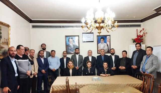 دیدار سفیر ایران با نمایندگان شرکت های ایرانی در نمایشگاه دمشق دیدار سفیر ایران با نمایندگان شرکت های ایرانی در نمایشگاه دمشق