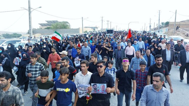 مراسم تشییع و خاکسپاری شهدای حادثه تروریستی شیراز در شهر لیکک برگزار شد