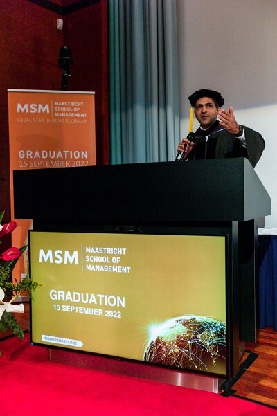سخنرانی یک ایرانی در مراسم فارغالتحصیلی یکی از برترین دانشگاههای هلند