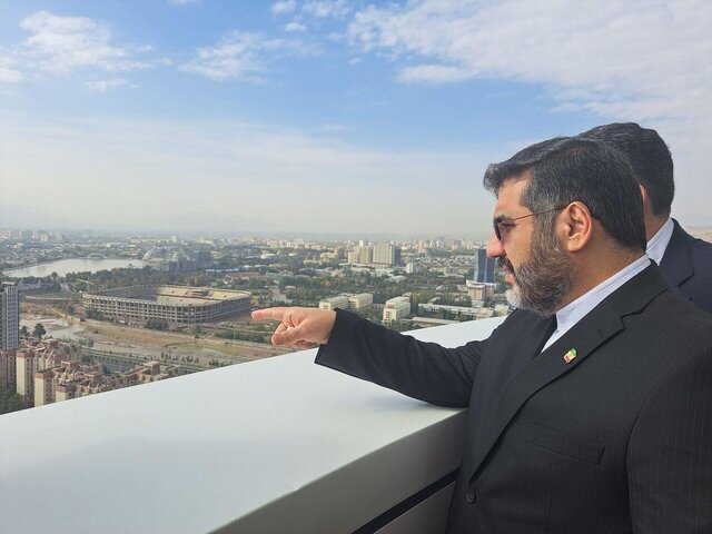 بازدید وزیر فرهنگ از بنای استقلال تاجیکستان بازدید وزیر فرهنگ از بنای استقلال تاجیکستان