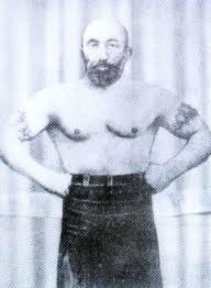 «زورخانه» جای مردان بود...