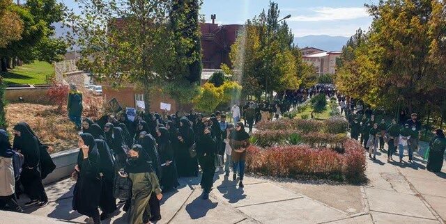 دانشجویان دانشگاه یاسوج در محکومیت حمله تروریستی به حرم شاهچراغ تجمع کردند