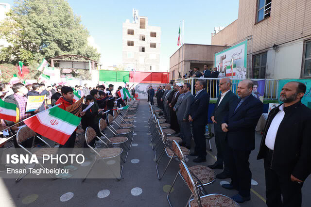 نواخته شدن زنگ ملی مبارزه با استکبار جهانی در زنجان