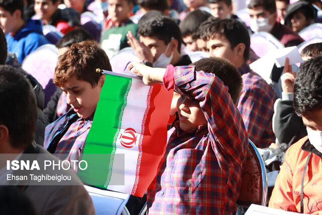 نواخته شدن زنگ ملی مبارزه با استکبار جهانی در زنجان